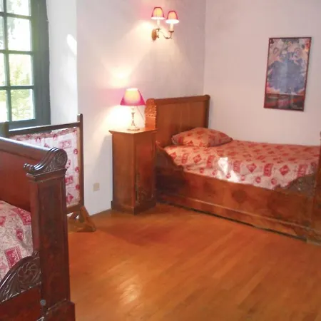 4 Bedroom Lovely In Mouleydier